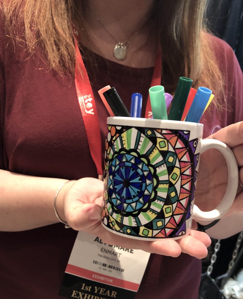 Color your own mug kits featuring mandalas and more adult designs. They make amazing gifts! | Twisted Crafts
