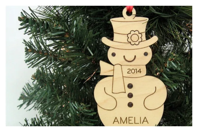 Personalized wooden ornaments for kids: Such a cute snowman!