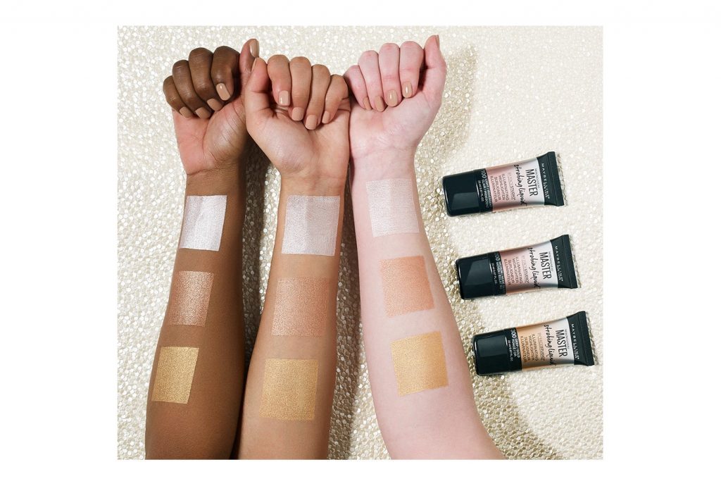 Glowing summer skin tips: Mix a little Maybelline Face Studio Master Strobing Liquid in with your body lotion! | CoolMomPicks.com