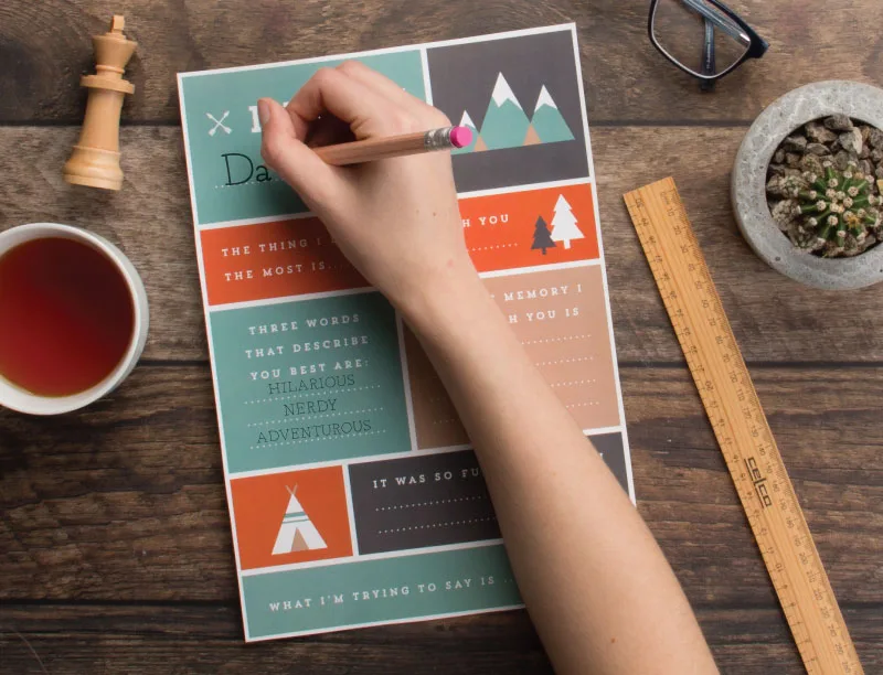 Download this free Father's Day printable card from Tiny Me and let the kids fill in the blanks