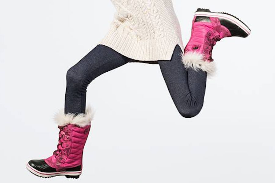Our favorite colorful snow boots for kids this winter.