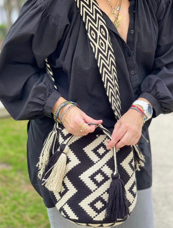  Love the authentic woven, crocheted Columbian bags from Costa Wayuu Etsy