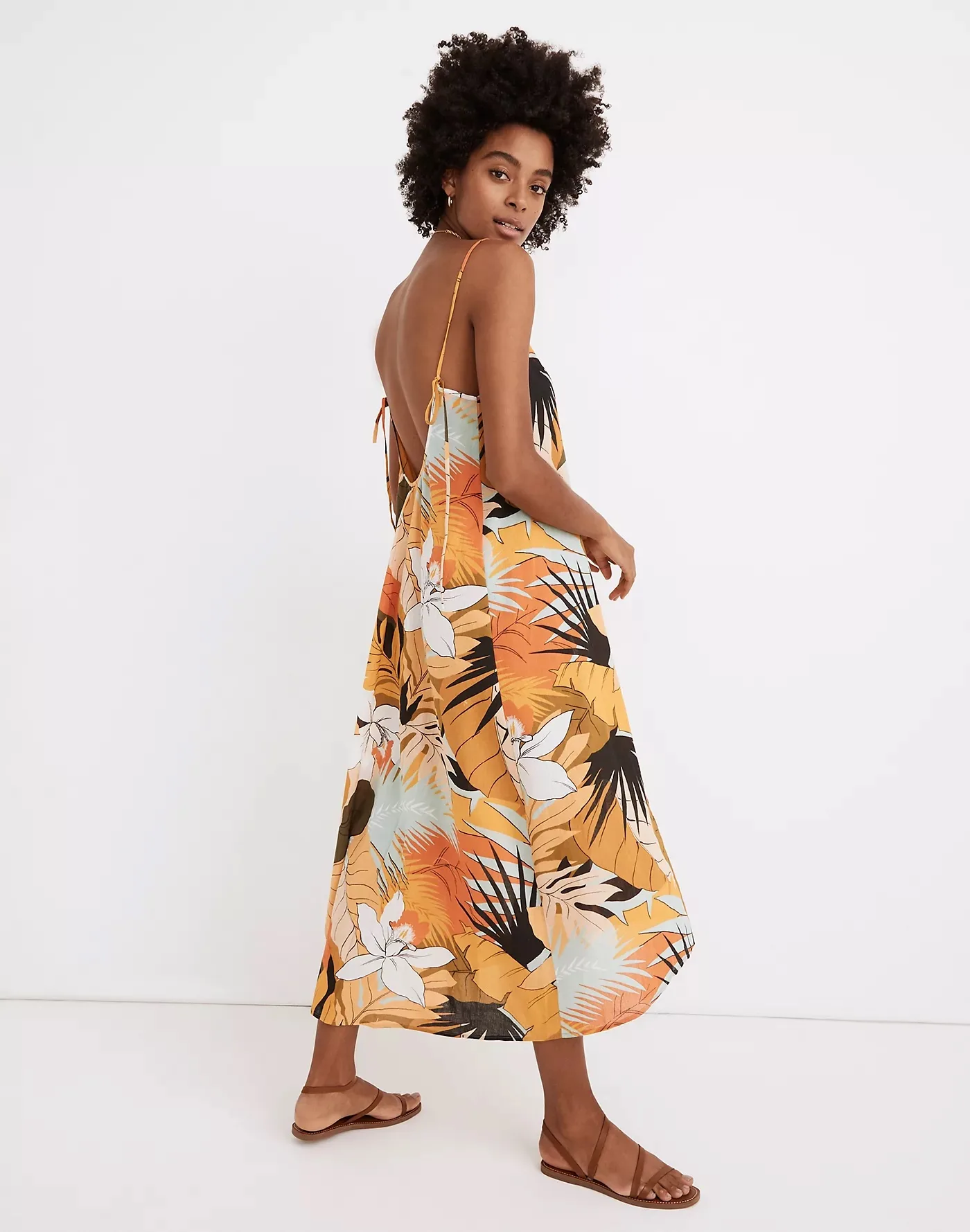 Stylish beach coverups for women: This Madewell coverup is perfect for summer pool parties