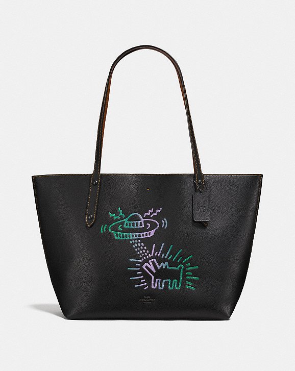 Coach X Keith Haring Market Tote featuring his dog ufo design. So amazing 