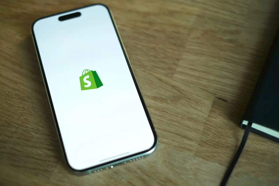 From Minivan to Mogul: Here’s how to start your Shopify side hustle