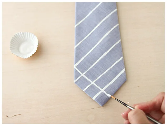 Creative DIY Father's Day gifts that kids can help make: DIY Father's Day Tie by Momtastic