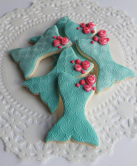 Mermaid gifts: Mermaid tail sugar cookies | PF Confections