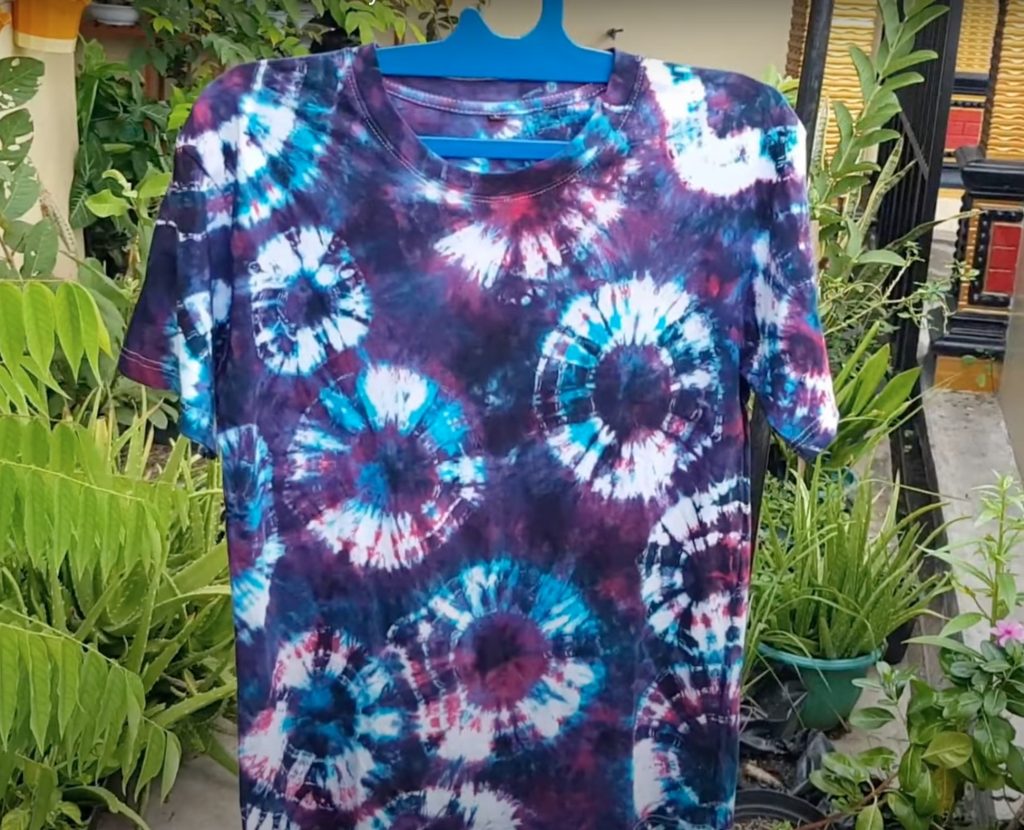 Cool tie-dye pattern tutorials: Random Geode pattern at Erpart