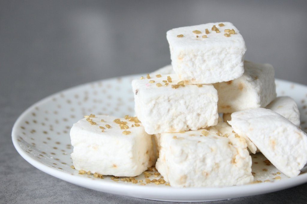 Golden champagne marshmallows | Cool affordable Mother's Day gifts under $15