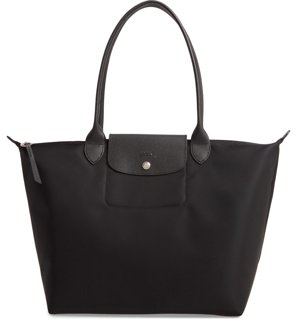 oversized bags for spring and summer: Longchamps Le Pliage Tote is a classic and not too big at all