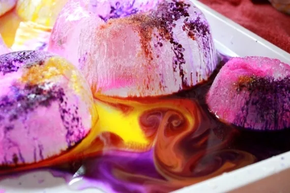 Summer ice activities: Ice Melting Experiment by Artful Parent