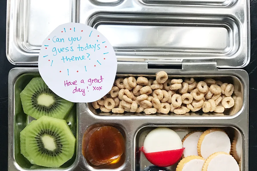 Fun school lunch ideas that are easy to put together and the kids will love. The perfect bento box combo!