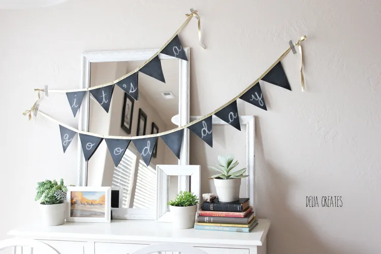 Easy chalkboard paint DIY buntings by Delia Creates