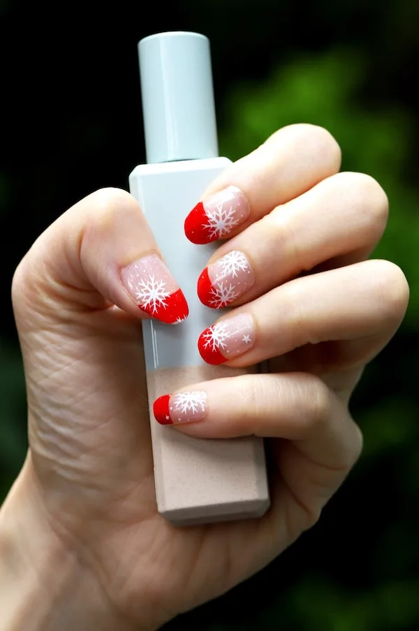 hot winter nail trends 2021-22: Glitter and blue nails from The Beauty Room by Sarah