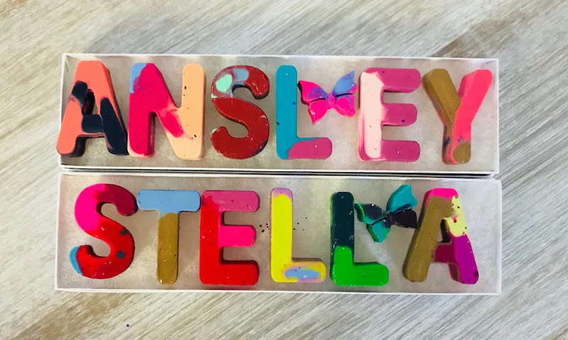 Personalized Christmas gifts: Name crayons