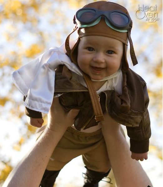 Strong girl Halloween costumes inspired by real-life heroes: Amelia Earhart or Bessie Coleman via Heat Ove 350