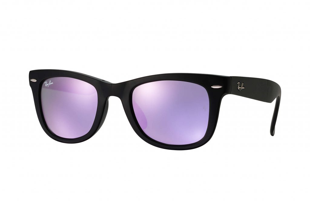 Ray Ban Wayfarers with violet or lilac lenses: Pantone 2018 Ultra Violet accessories