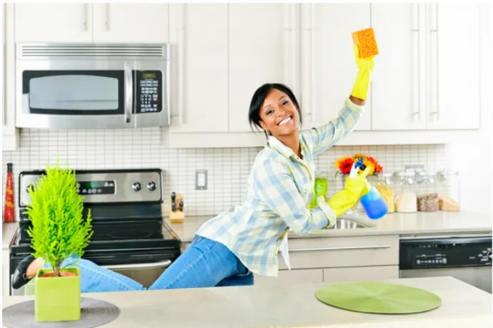 10 essential cleaning tips before entertaining