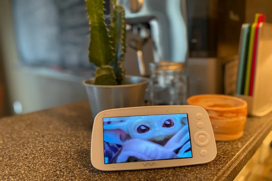 2 smart baby gadgets that make new parenting easier: VAVA baby monitor