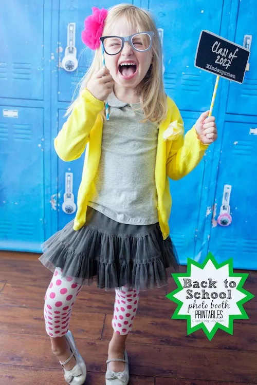 First day back to school photos: Free Photo Booth Printables by Capturing Joy